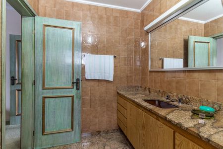 Apartamento à venda com 220m², 4 quartos e 1 vaga Apartamento à venda com 220m², 4 quartos e 1 vagaBanheiro da Suíte