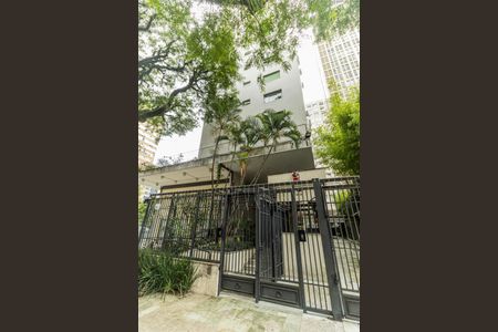 Apartamento à venda com 220m², 4 quartos e 1 vaga Apartamento à venda com 220m², 4 quartos e 1 vagaFachada