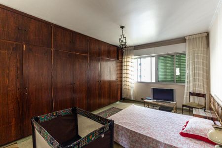 Apartamento à venda com 220m², 4 quartos e 1 vaga Apartamento à venda com 220m², 4 quartos e 1 vagaQuarto da Suíte