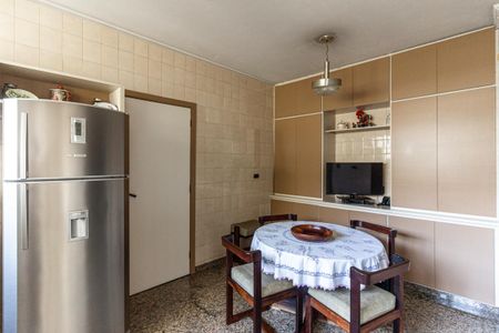 Apartamento à venda com 220m², 4 quartos e 1 vaga Apartamento à venda com 220m², 4 quartos e 1 vagaCozinha
