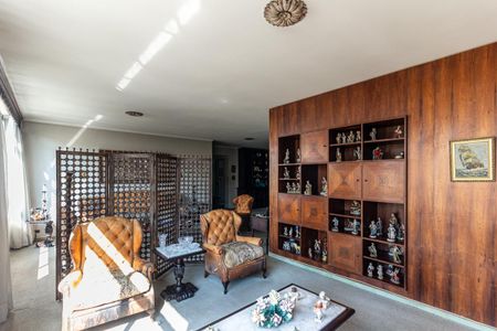 Apartamento à venda com 220m², 4 quartos e 1 vaga Apartamento à venda com 220m², 4 quartos e 1 vagaSala