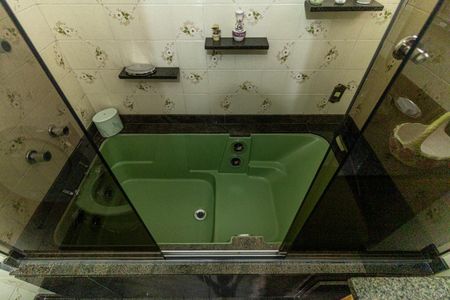 Apartamento à venda com 220m², 4 quartos e 1 vaga Apartamento à venda com 220m², 4 quartos e 1 vagaBanheiro Social