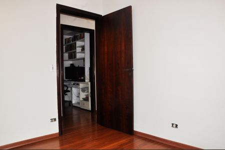 Casa à venda com 350m², 4 quartos e 3 vagas Casa à venda com 350m², 4 quartos e 3 vagas Quarto 2