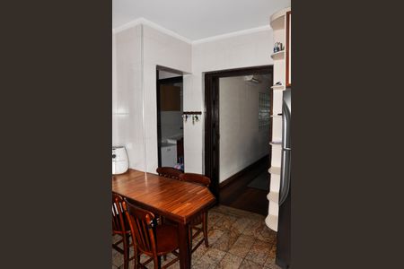 Casa à venda com 350m², 4 quartos e 3 vagas Casa à venda com 350m², 4 quartos e 3 vagasCozinha