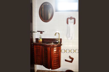 Casa à venda com 350m², 4 quartos e 3 vagas Casa à venda com 350m², 4 quartos e 3 vagasLavabo