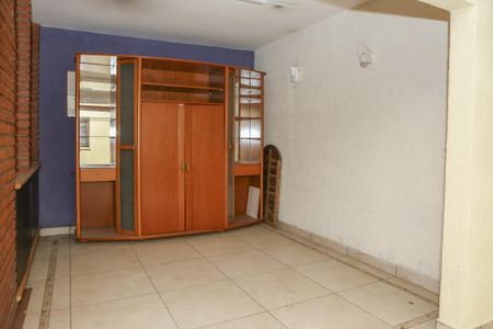 Casa à venda com 245m², 3 quartos e 1 vagaÁrea de Serviço e Quintal