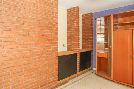 Casa à venda com 245m², 3 quartos e 1 vagaÁrea de Serviço e Quintal