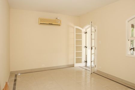 Casa à venda com 245m², 3 quartos e 1 vagaQuarto 1