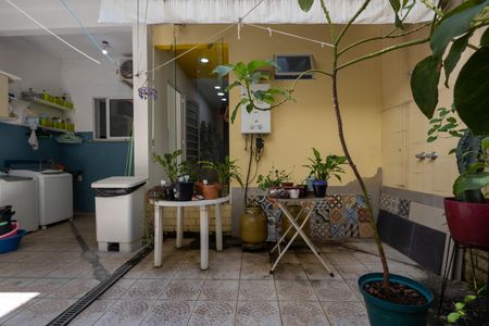 Casa à venda com 198m², 3 quartos e 1 vaga Casa à venda com 198m², 3 quartos e 1 vagaQuintal