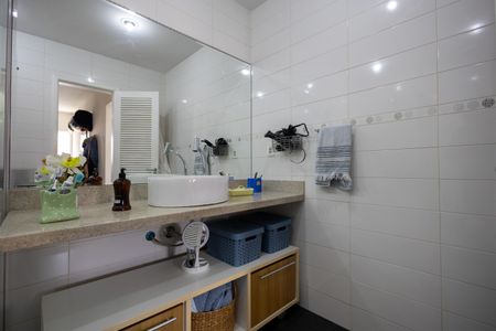 Casa à venda com 198m², 3 quartos e 1 vaga Casa à venda com 198m², 3 quartos e 1 vagaBanheiro da Suíte