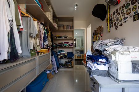 Casa à venda com 198m², 3 quartos e 1 vaga Casa à venda com 198m², 3 quartos e 1 vagaCloset da Suíte