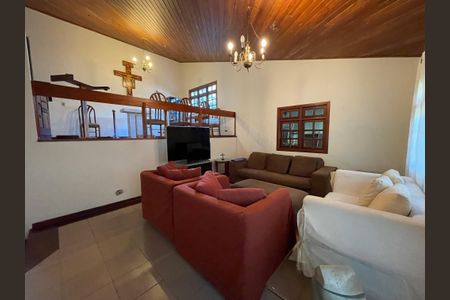 Casa à venda com 410m², 3 quartos e 8 vagasSala 1