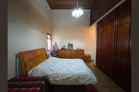 Casa à venda com 410m², 3 quartos e 8 vagasQuarto 2