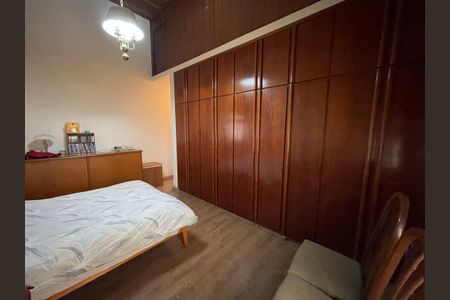 Casa à venda com 410m², 3 quartos e 8 vagasQuarto 3