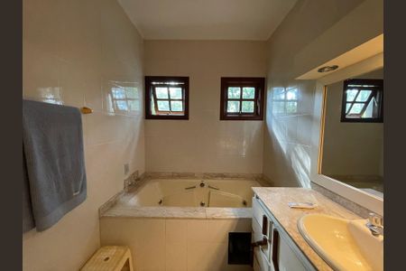 Casa à venda com 410m², 3 quartos e 8 vagasBanheiro 3