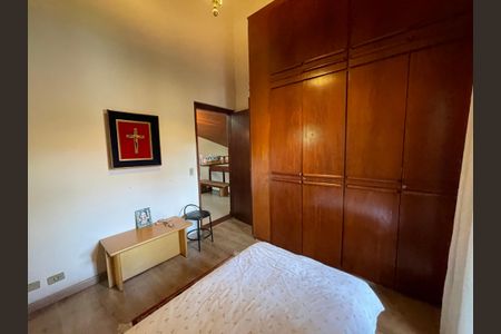 Casa à venda com 410m², 3 quartos e 8 vagasQuarto 1