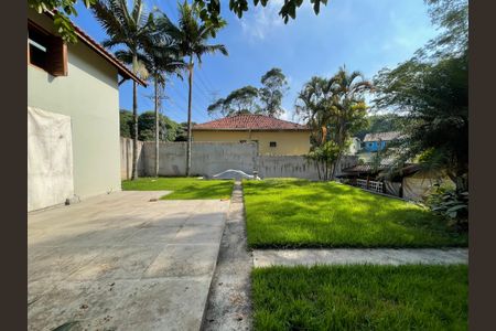 Casa à venda com 410m², 3 quartos e 8 vagasQuintal