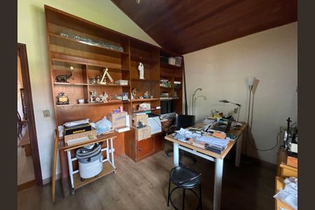 Casa à venda com 410m², 3 quartos e 8 vagasQuarto 2