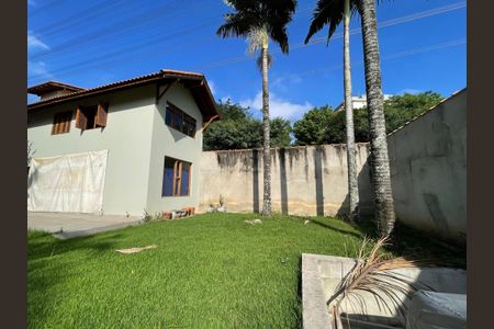 Casa à venda com 410m², 3 quartos e 8 vagasQuintal