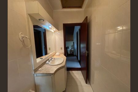 Casa à venda com 410m², 3 quartos e 8 vagasBanheiro 1