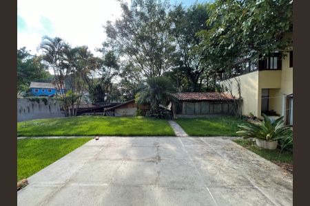 Casa à venda com 410m², 3 quartos e 8 vagasQuintal