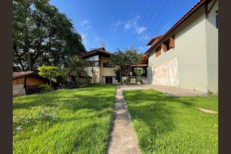 Casa à venda com 410m², 3 quartos e 8 vagasQuintal