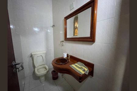Casa à venda com 410m², 3 quartos e 8 vagasBanheiro 6
