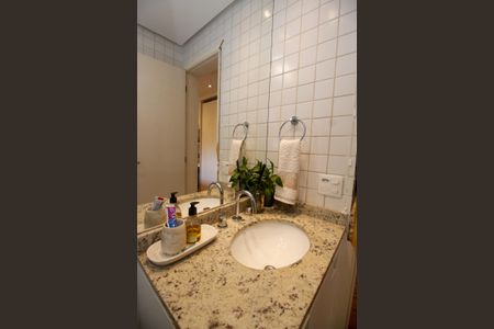 Apartamento à venda com 170m², 3 quartos e 3 vagasBanheiro da Suíte 1