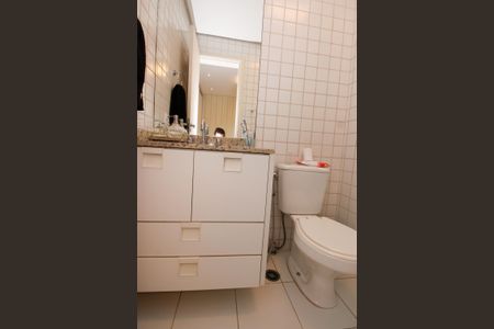 Apartamento à venda com 170m², 3 quartos e 3 vagasBanheiro da Suíte 2