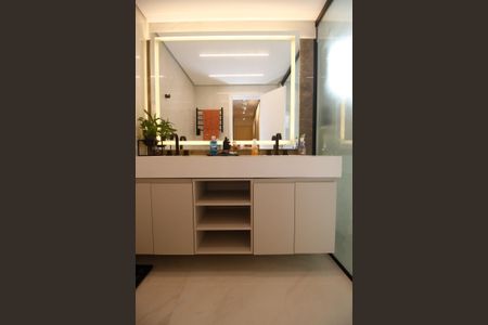 Apartamento à venda com 170m², 3 quartos e 3 vagasBanheiro da Suíte 2