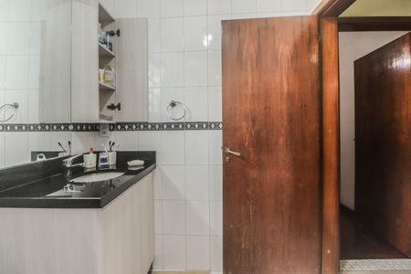 Casa à venda com 159m², 3 quartos e 2 vagas Casa à venda com 159m², 3 quartos e 2 vagasBanheiro