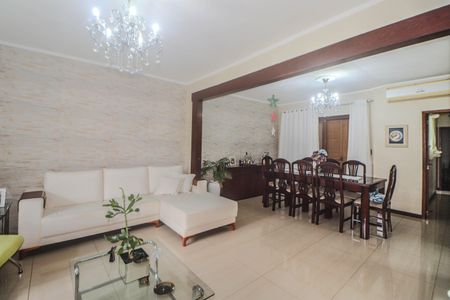 Casa à venda com 159m², 3 quartos e 2 vagas Casa à venda com 159m², 3 quartos e 2 vagasSala