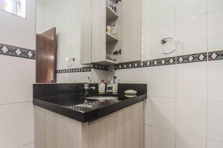Casa à venda com 159m², 3 quartos e 2 vagas Casa à venda com 159m², 3 quartos e 2 vagasBanheiro