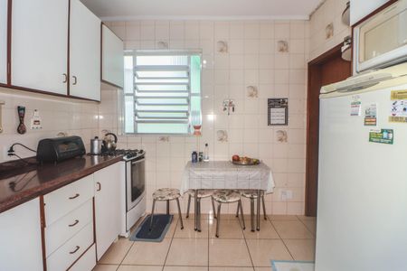 Casa à venda com 159m², 3 quartos e 2 vagas Casa à venda com 159m², 3 quartos e 2 vagasCozinha