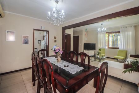 Casa à venda com 159m², 3 quartos e 2 vagas Casa à venda com 159m², 3 quartos e 2 vagasSala