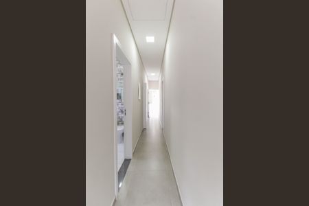 Casa à venda com 252m², 4 quartos e 3 vagasCorredor 2