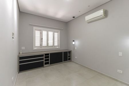 Casa à venda com 252m², 4 quartos e 3 vagasSuíte