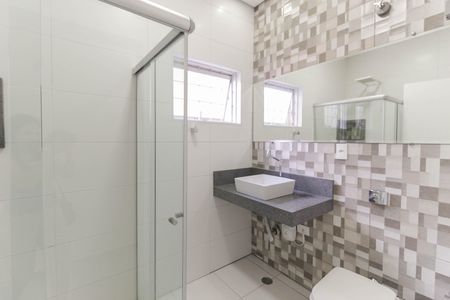 Casa à venda com 252m², 4 quartos e 3 vagasBanheiro 2