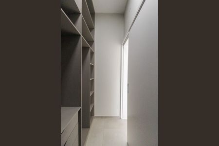 Casa à venda com 252m², 4 quartos e 3 vagasCloset da Suíte