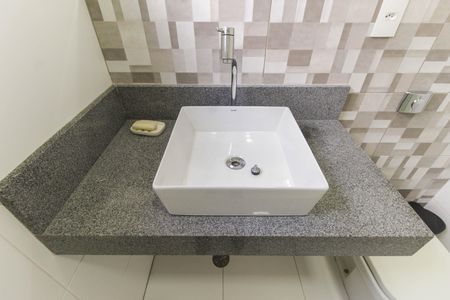 Casa à venda com 252m², 4 quartos e 3 vagasBanheiro 2