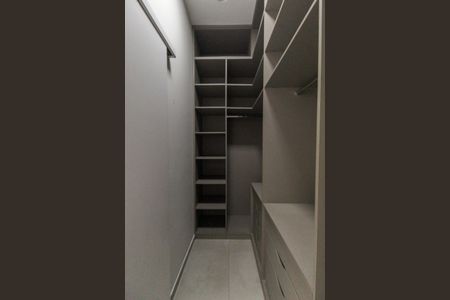 Casa à venda com 252m², 4 quartos e 3 vagasCloset da Suíte