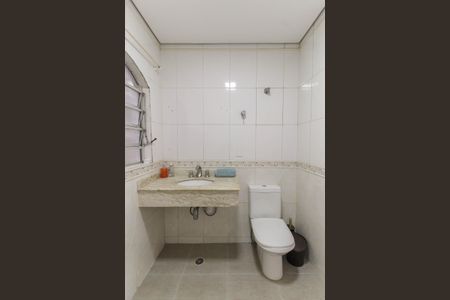 Casa à venda com 252m², 4 quartos e 3 vagasBanheiro 1