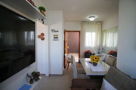 Apartamento para alugar com 46m², 2 quartos e 1 vaga Apartamento para alugar com 46m², 2 quartos e 1 vagaSala