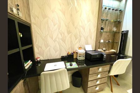 Apartamento à venda com 186m², 3 quartos e 5 vagasEscritório