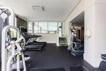 Apartamento à venda com 186m², 3 quartos e 5 vagas Apartamento à venda com 186m², 3 quartos e 5 vagasÁrea comum - Academia