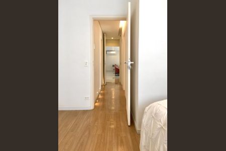 Apartamento à venda com 240m², 4 quartos e 3 vagasFoto 11