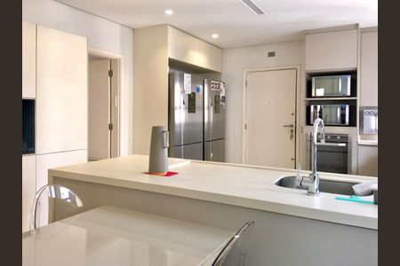 Apartamento à venda com 240m², 4 quartos e 3 vagasFoto 12