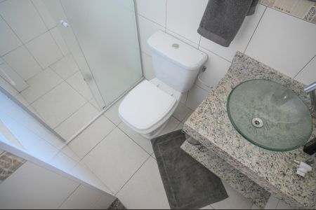 Casa à venda com 220m², 5 quartos e 4 vagasBanheiro Quarto 2 - Suite