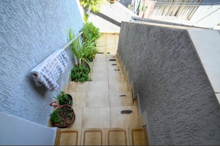 Casa à venda com 220m², 5 quartos e 4 vagasEscada para Edícula 