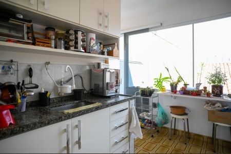 Casa à venda com 220m², 5 quartos e 4 vagasEdícula  - Cozinha